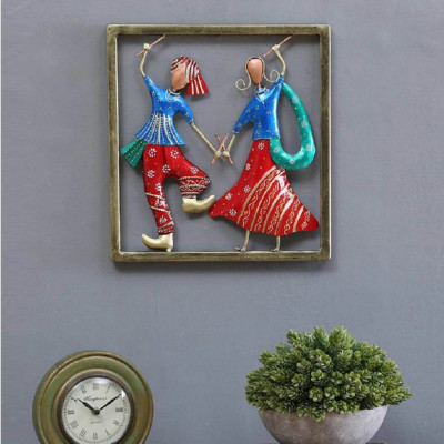 OPPERSTE METAL DANCING DOLL
FRAME WALL ART IN
MULTICOLOR