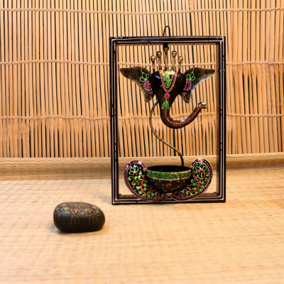 OPPERSTE IRON PAINTED WALL
GANESH TEA LIGHT
FRAME BLACK