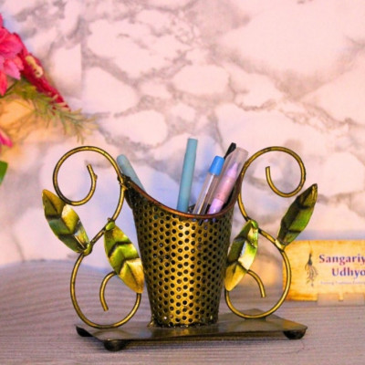 OPPERSTE GOLD WROUGHT IRON
VASE WITH LEAF PEN
STAND